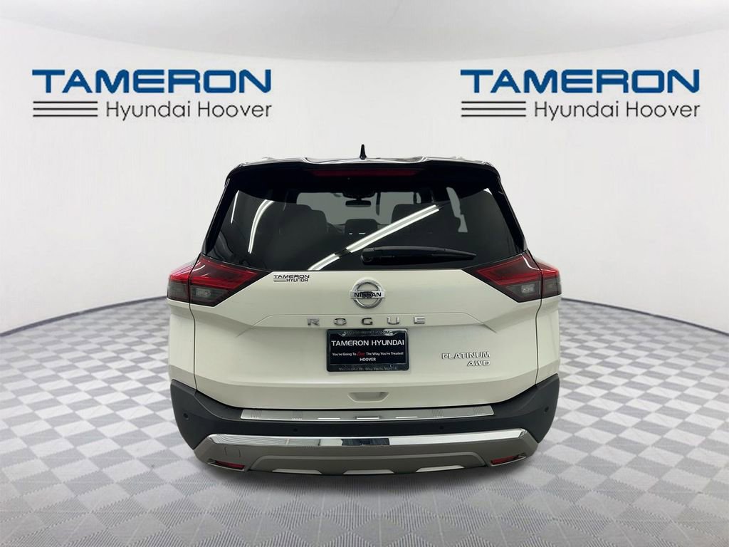 Used 2021 Nissan Rogue Platinum image 4
