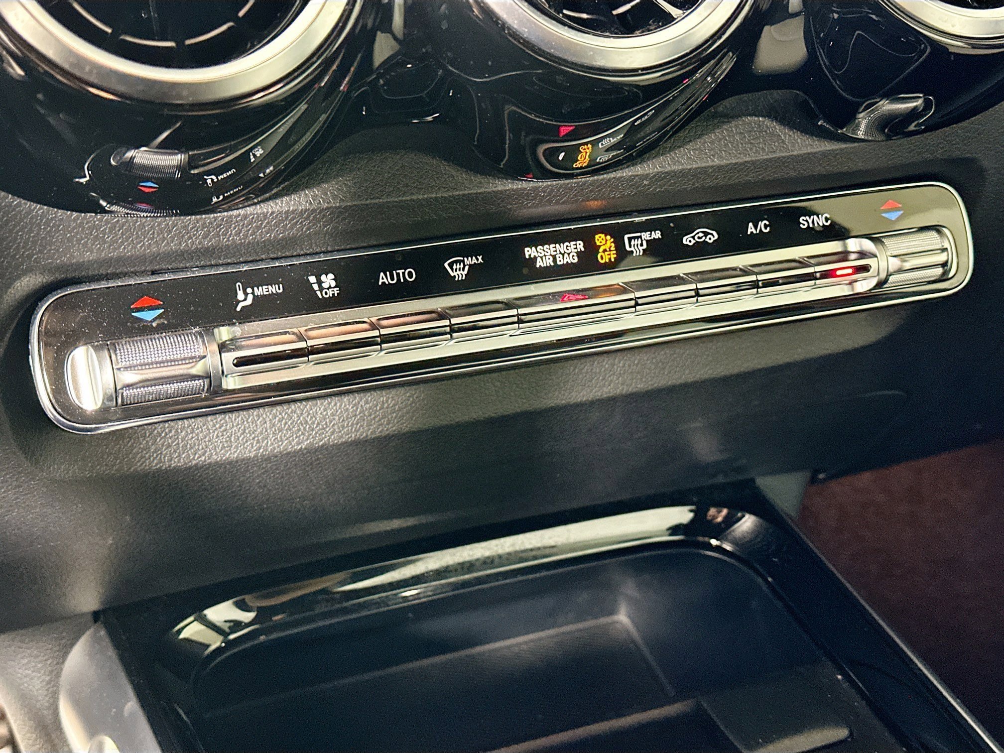 Certified 2023 Mercedes-Benz GLB 250 4MATIC image 19