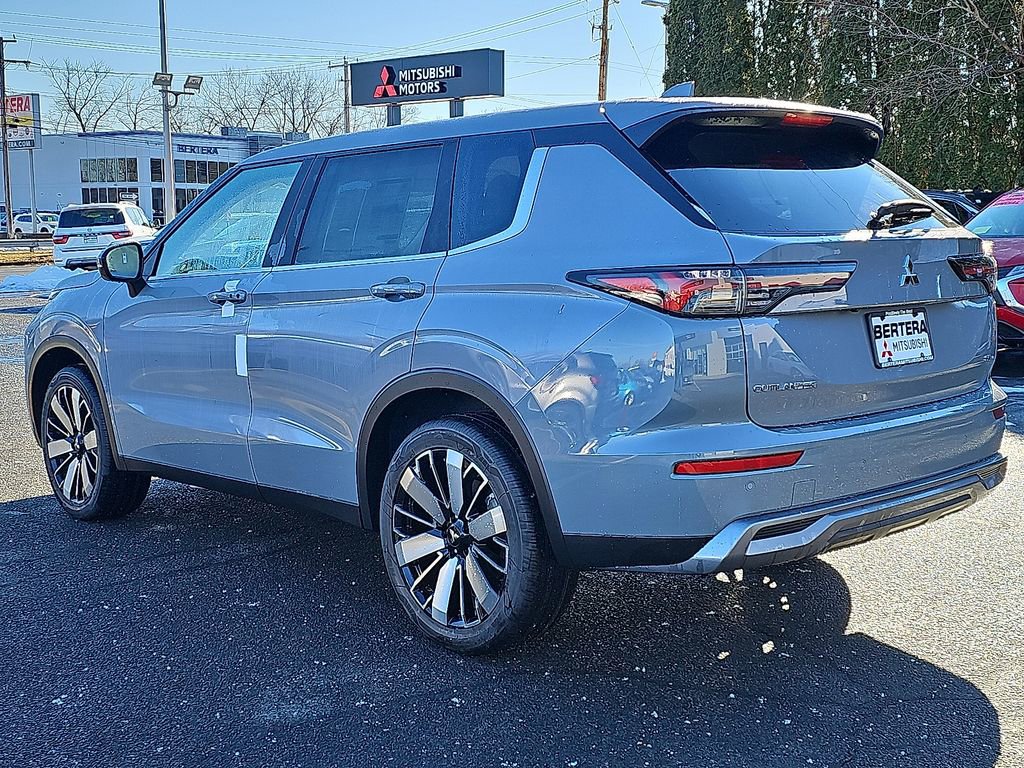 New 2026 Mitsubishi Outlander SE AWD/4WD image 3