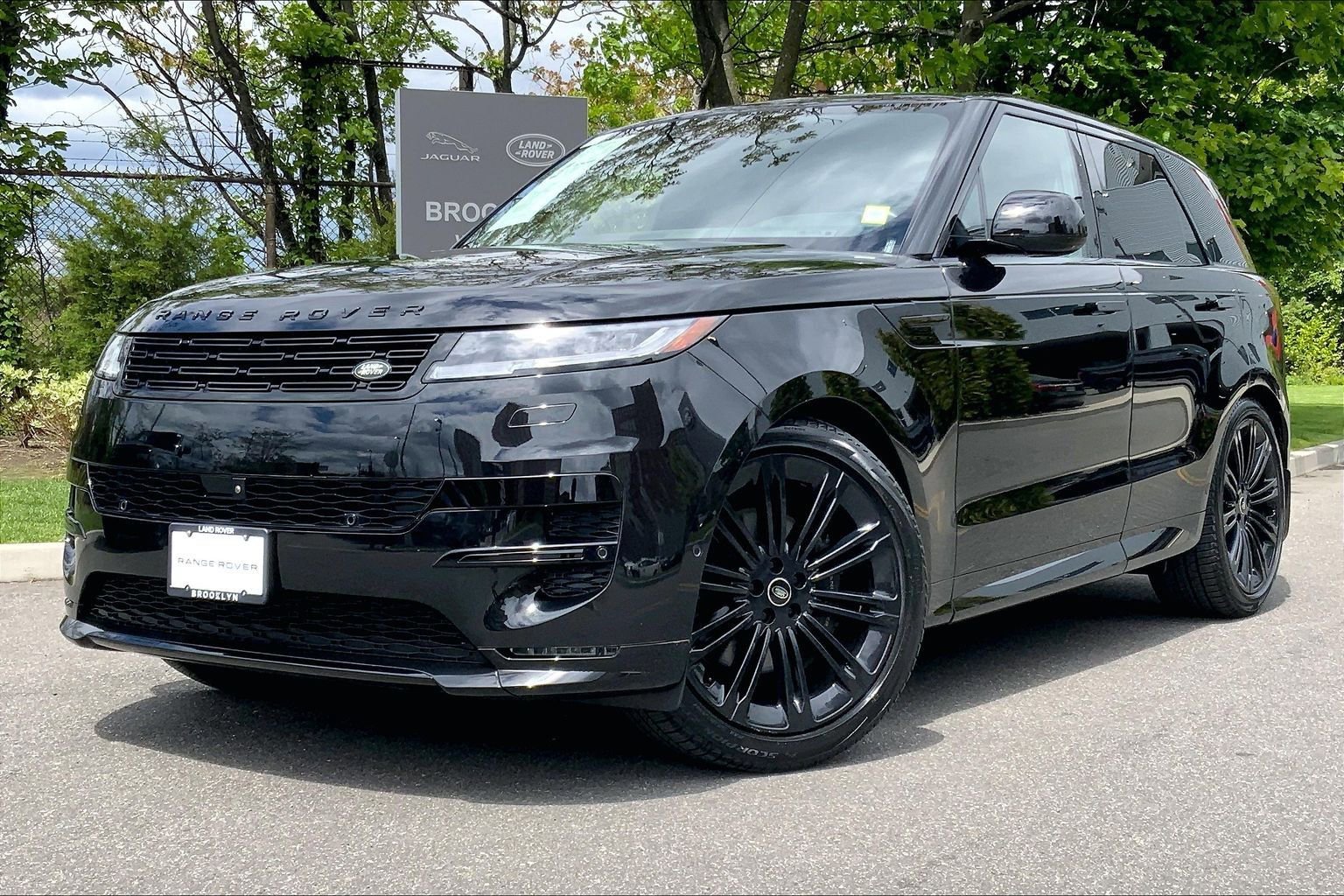 Certified 2024 Land Rover Range Rover Sport Dynamic SE AWD/4WD image 1