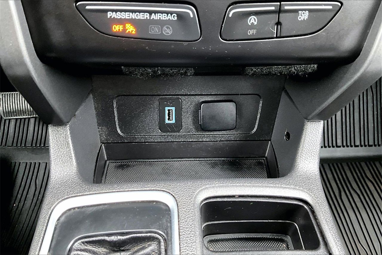 Used 2019 Ford Escape SE image 16