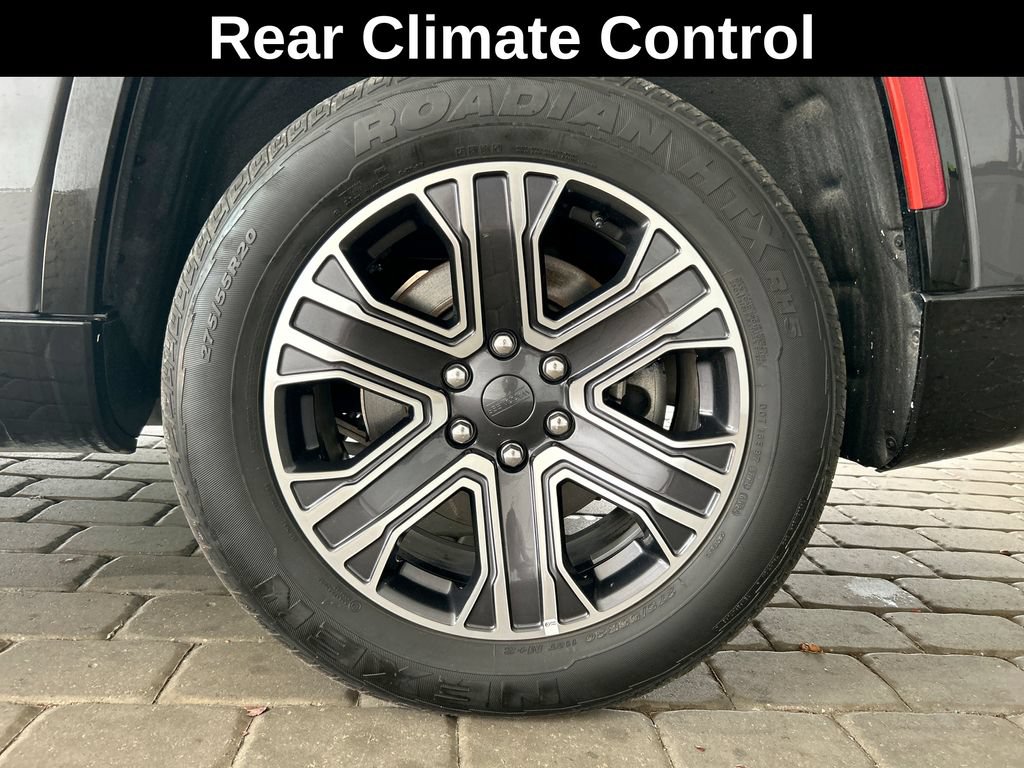 Used 2024 Jeep Wagoneer Series II AWD/4WD image 42