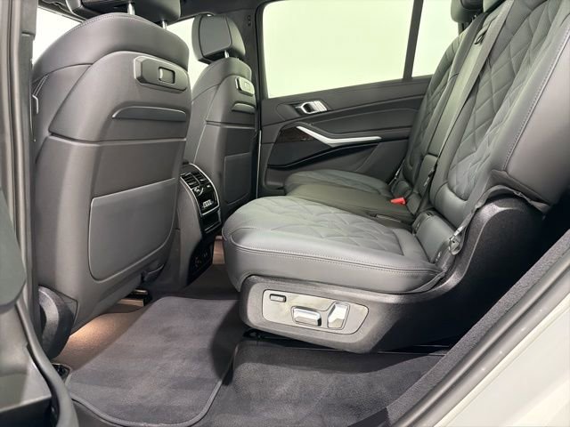Certified 2023 BMW X7 xDrive40i w/ M Sport Package image 17