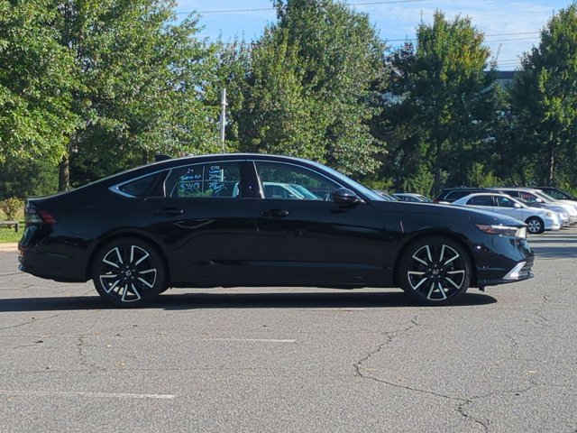 Used 2024 Honda Accord Touring image 4