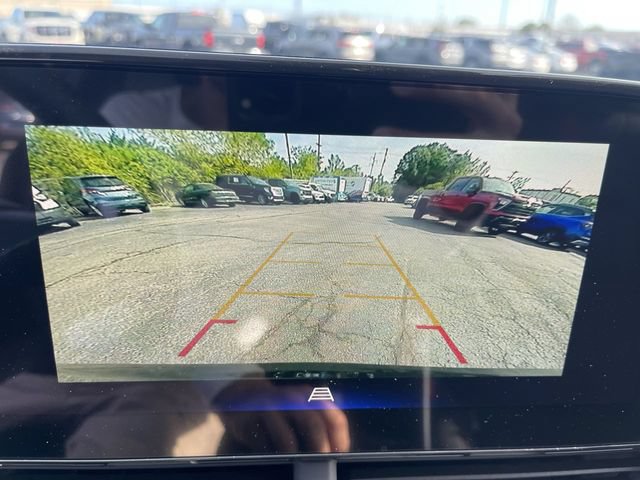 New 2026 Chevrolet Trax RS w/ Sunroof Package FWD image 17