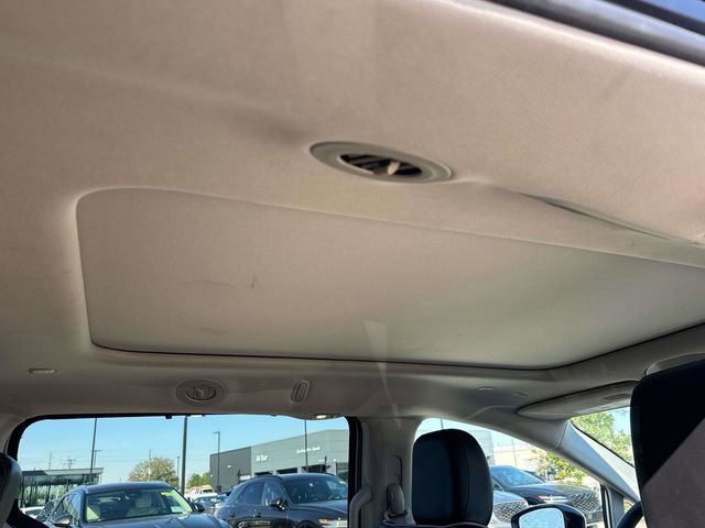 Used 2023 Chrysler Pacifica Limited image 17