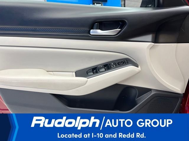 Used 2025 Nissan Altima 2.5 SV image 12