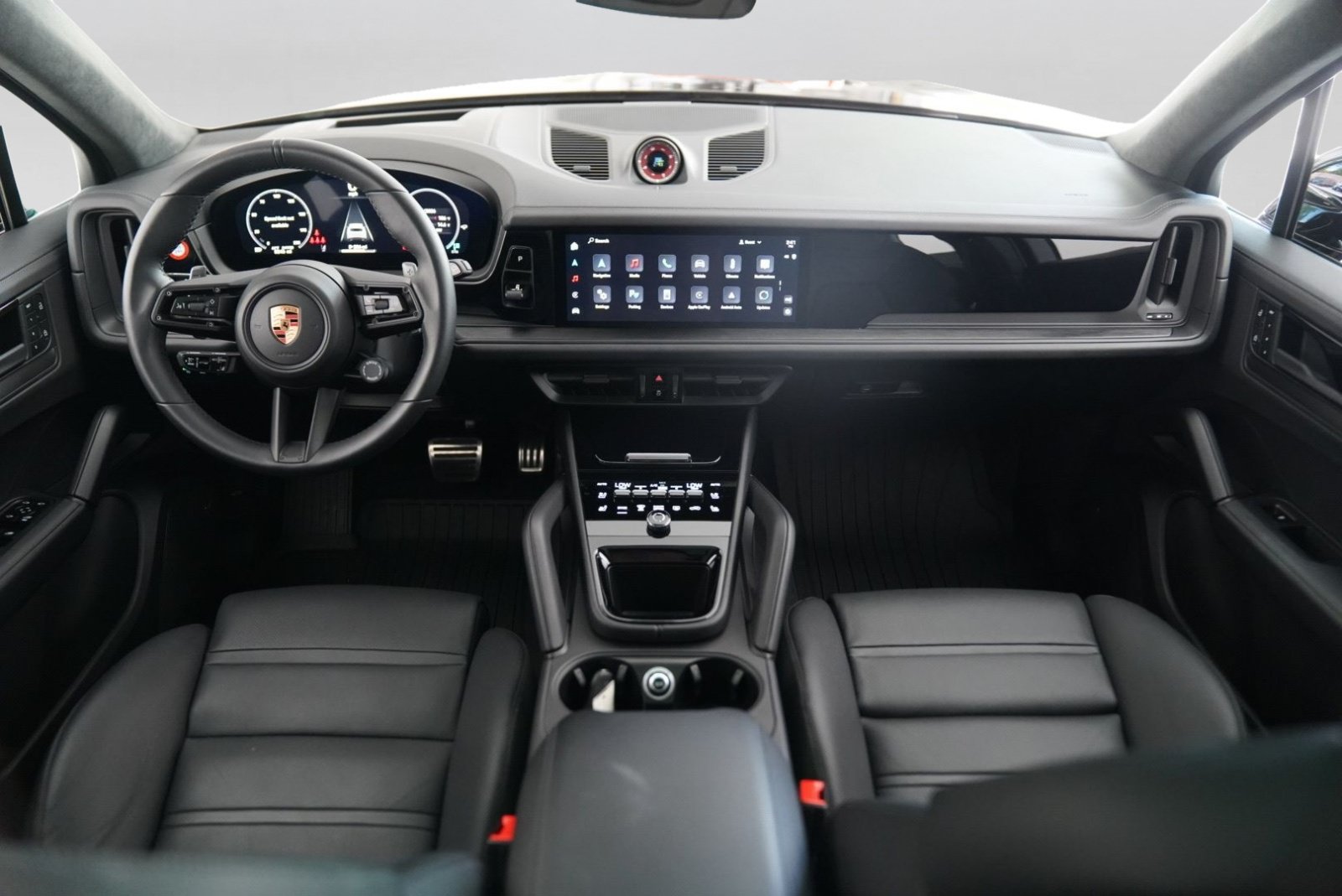 Used 2025 Porsche Cayenne GTS AWD/4WD image 59