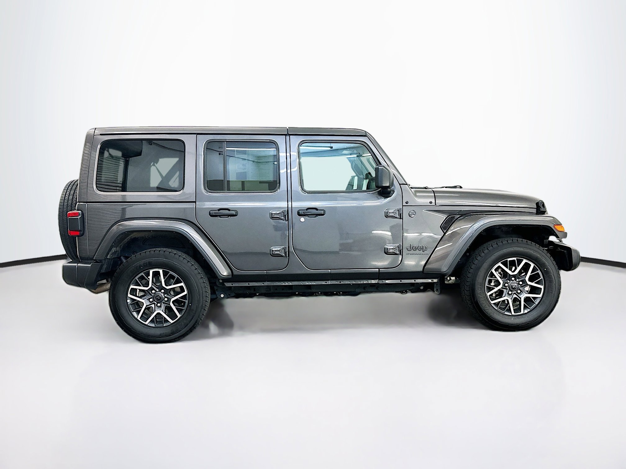Used 2025 Jeep Wrangler Unlimited Sahara AWD/4WD image 10