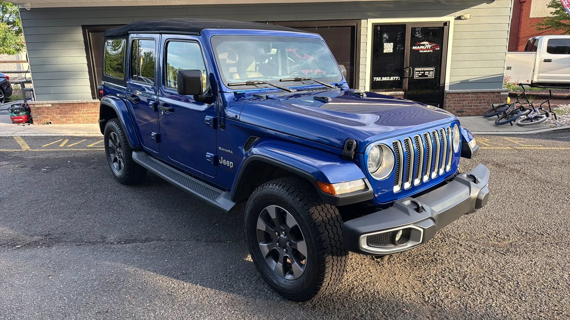 Used 2018 Jeep Wrangler Unlimited Sahara AWD/4WD image 3