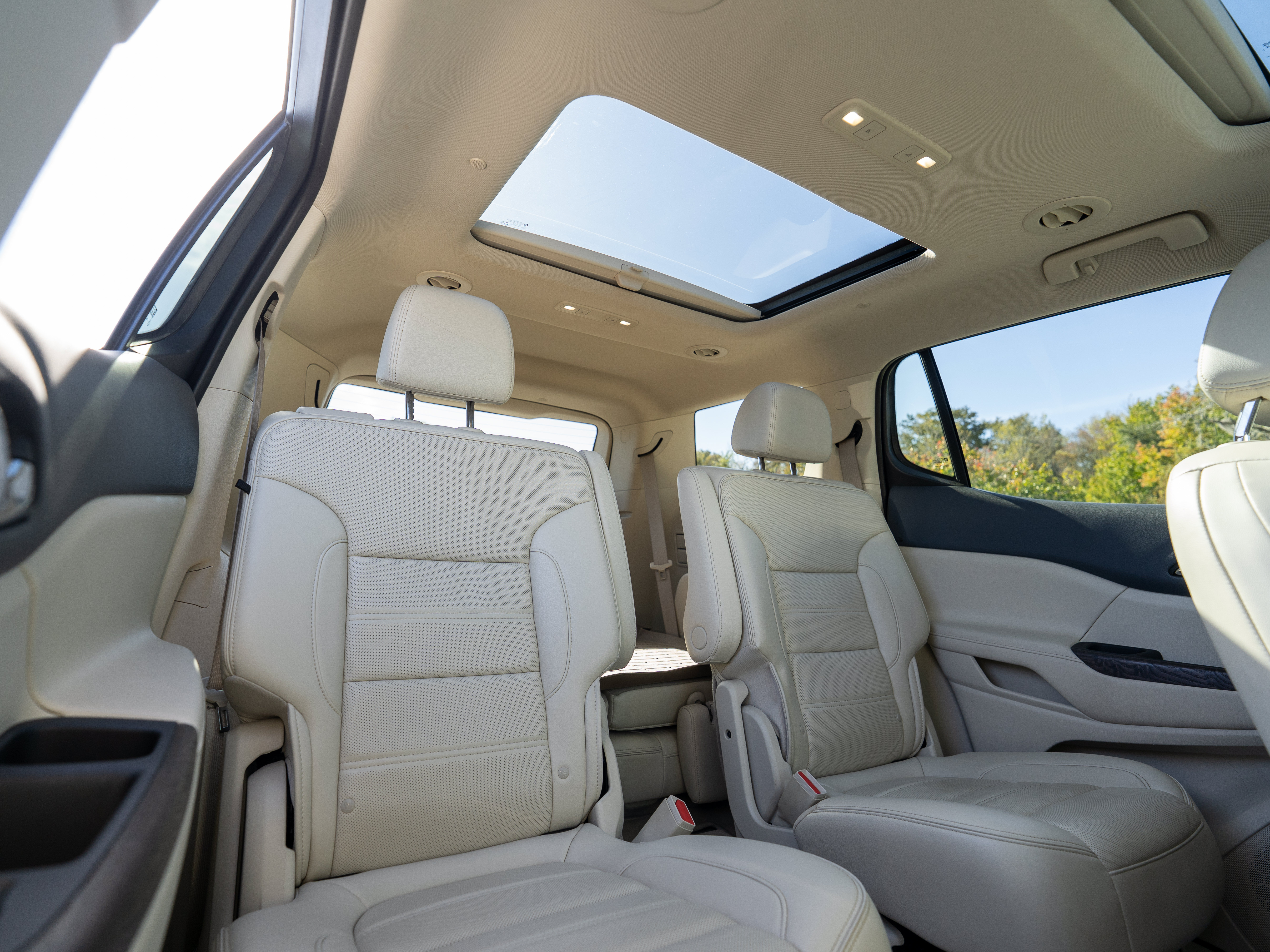 Used 2023 GMC Acadia Denali w/ Denali Ultimate Package FWD image 13