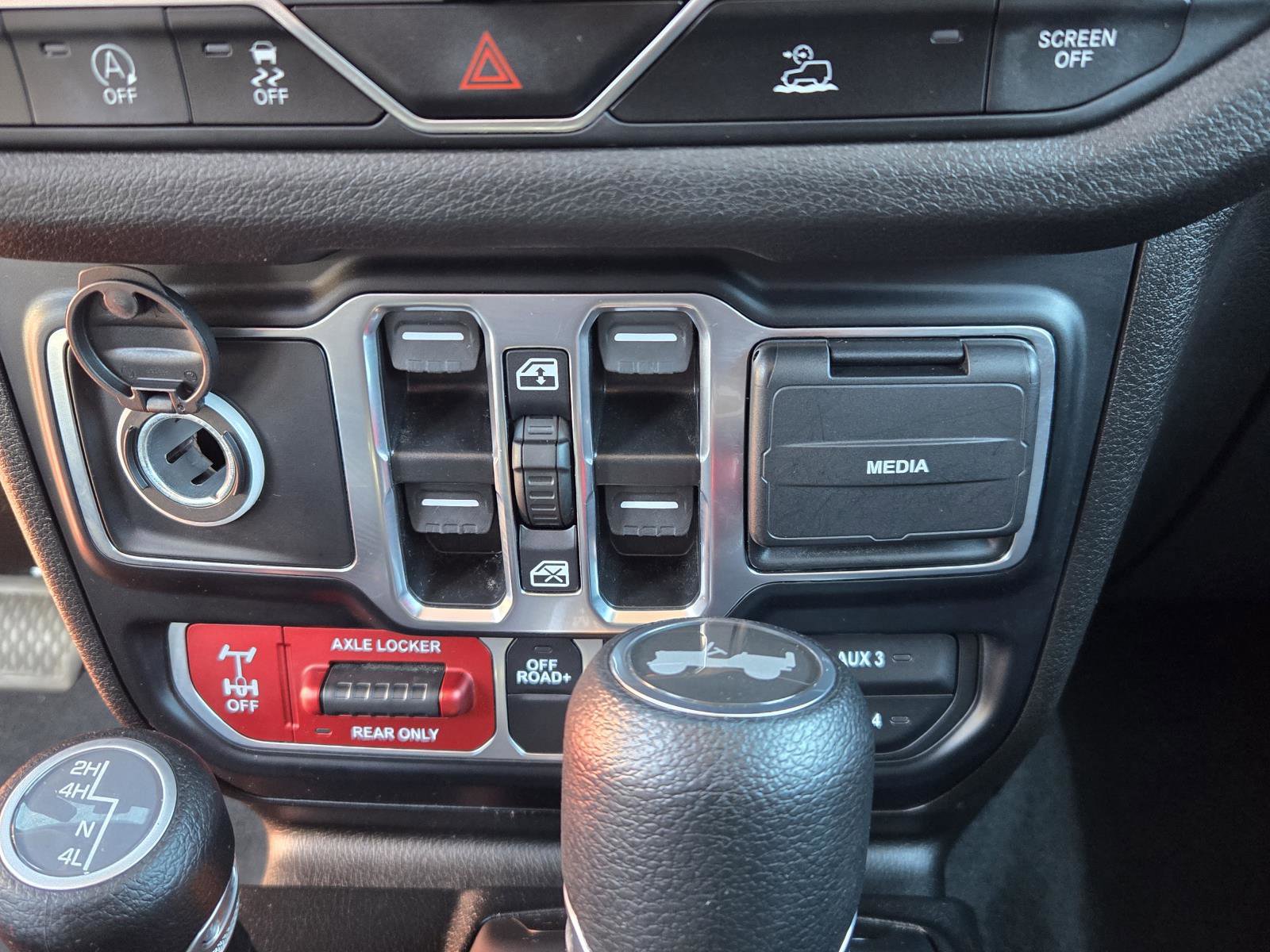 Used 2024 Jeep Wrangler Unlimited Sport image 15