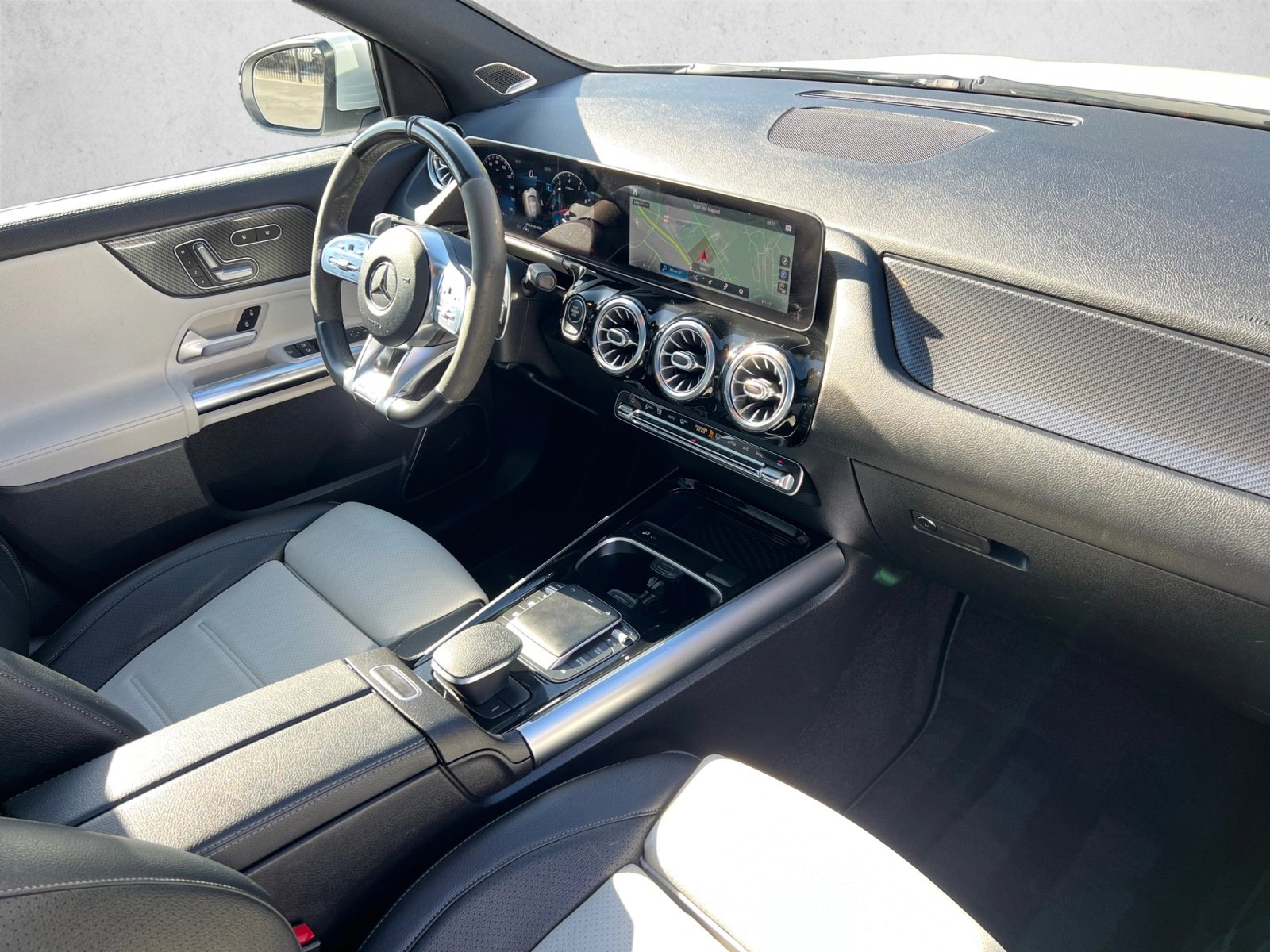 Used 2021 Mercedes-Benz GLA 35 AMG 4MATIC image 28