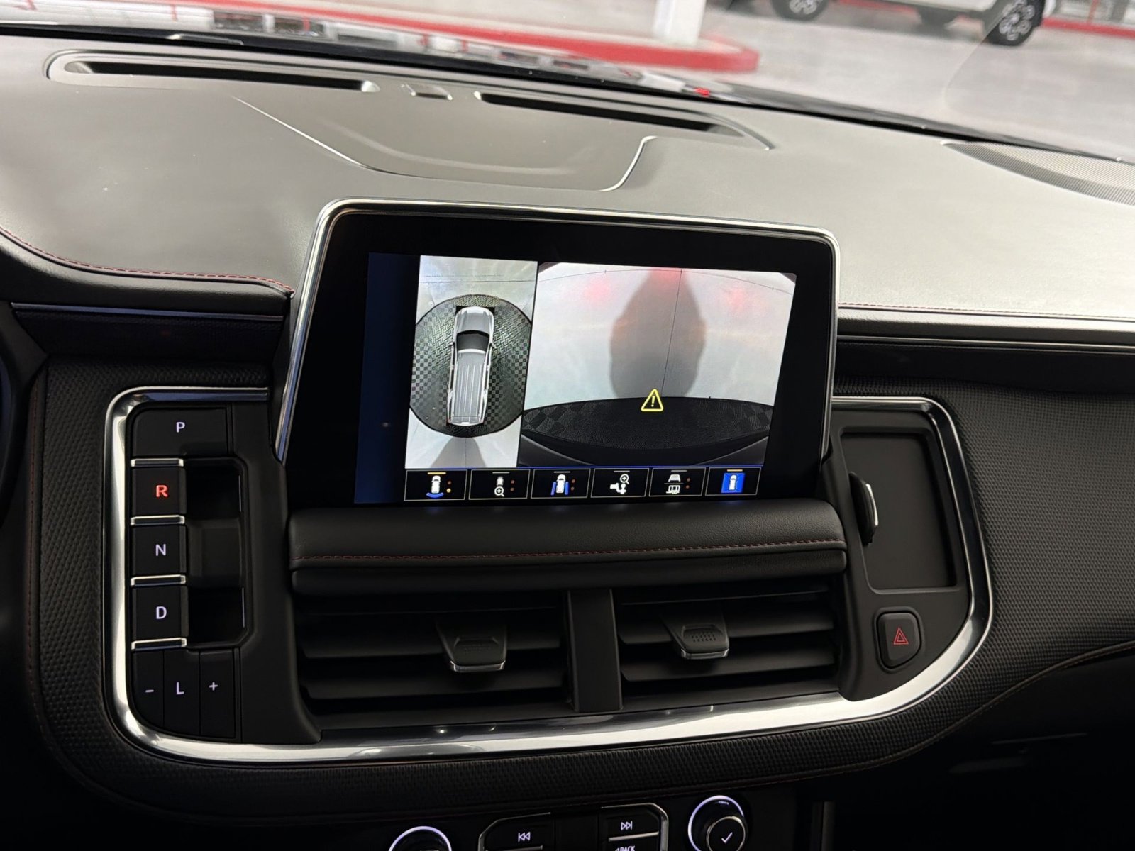 Used 2022 Chevrolet Suburban RST w/ Luxury Package image 19