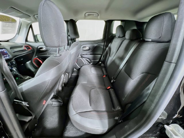 Used 2023 Jeep Renegade Trailhawk AWD/4WD image 23