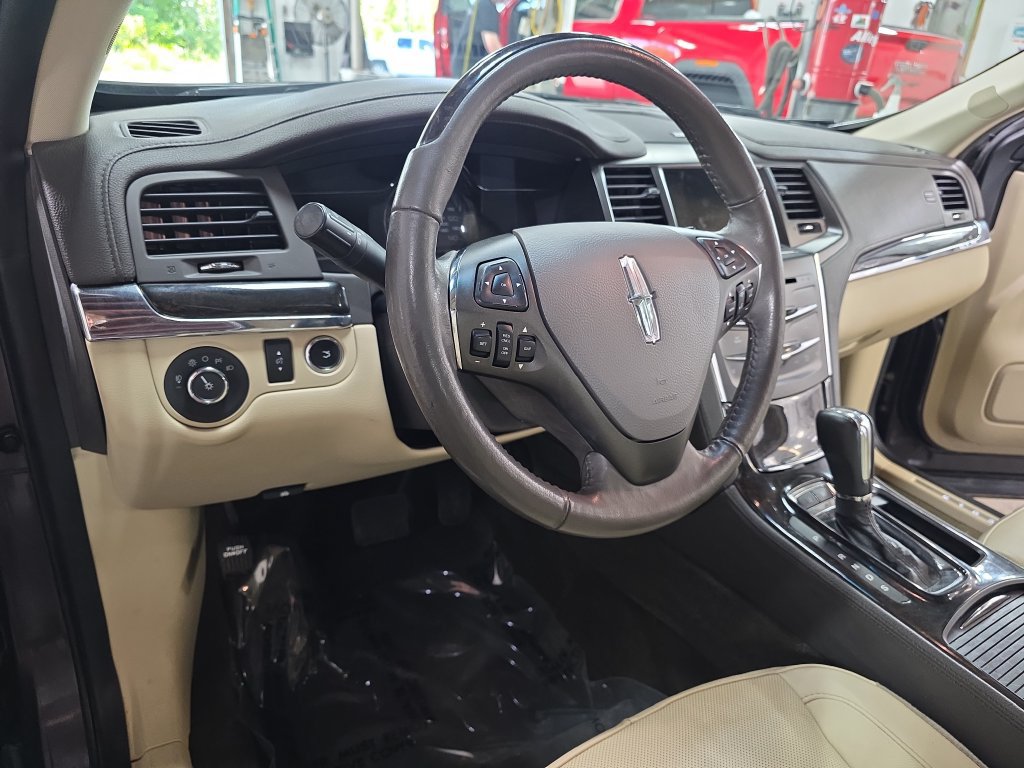 Used 2015 Lincoln MKS AWD w/ Equipment Group 101A image 15