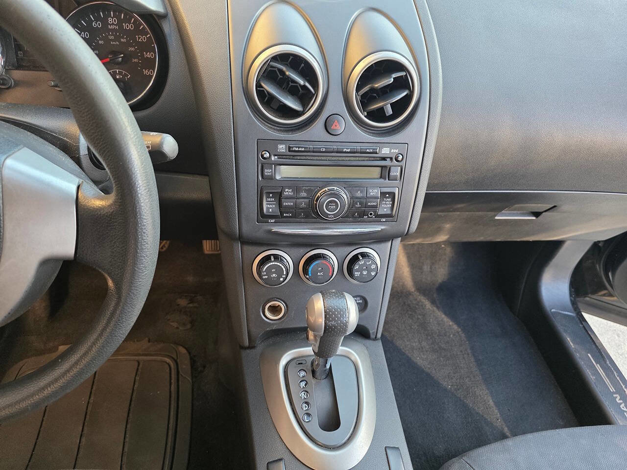 Used 2014 Nissan Rogue S image 17