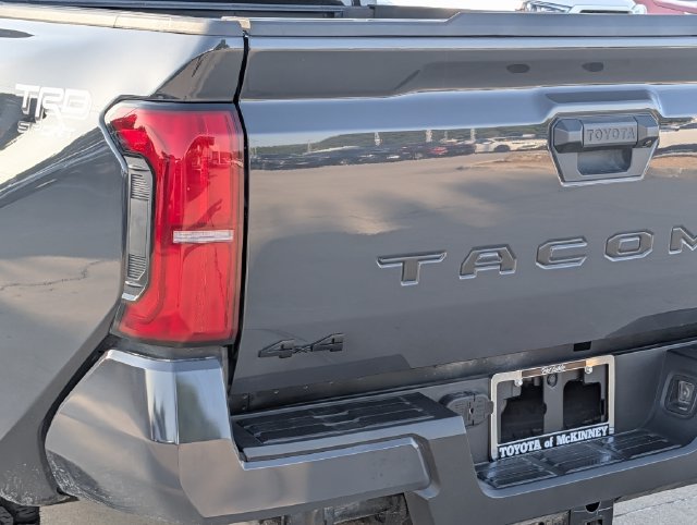 Used 2025 Toyota Tacoma TRD Sport AWD/4WD image 7