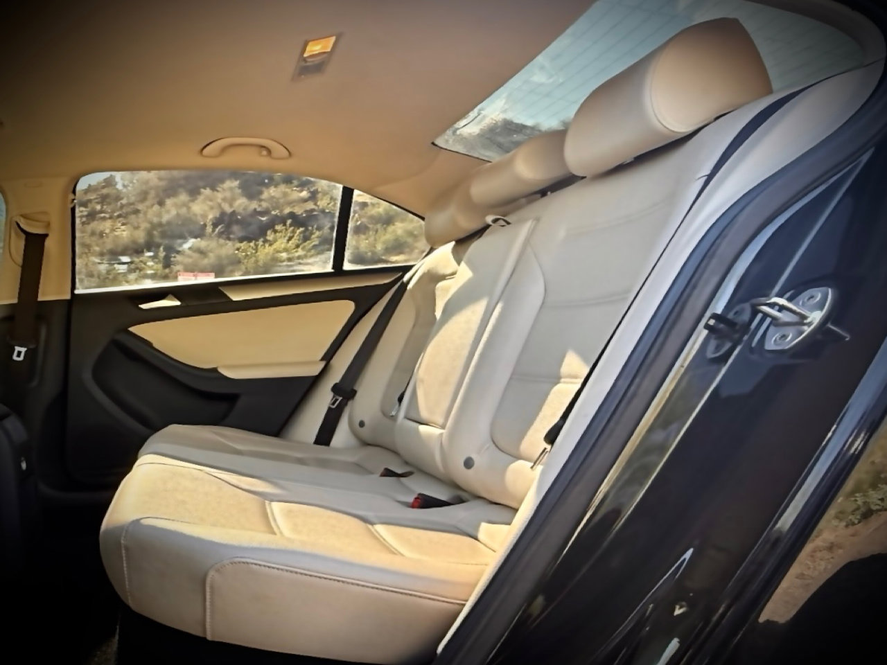 Used 2017 Volkswagen Jetta SE image 14