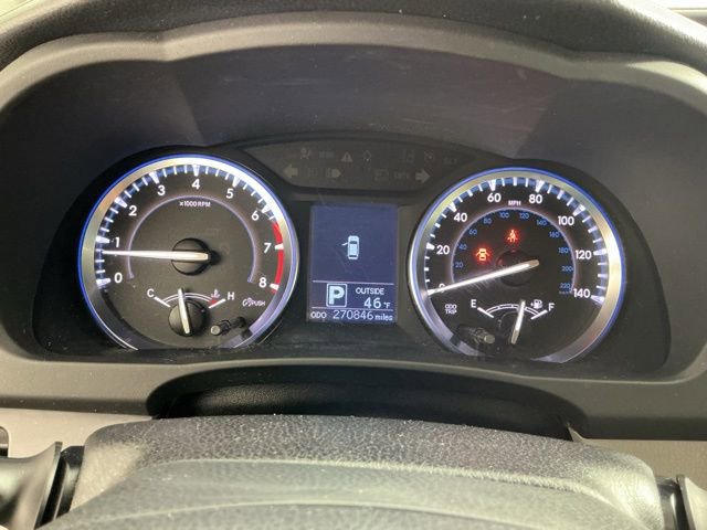 Used 2016 Toyota Highlander LE AWD/4WD image 25