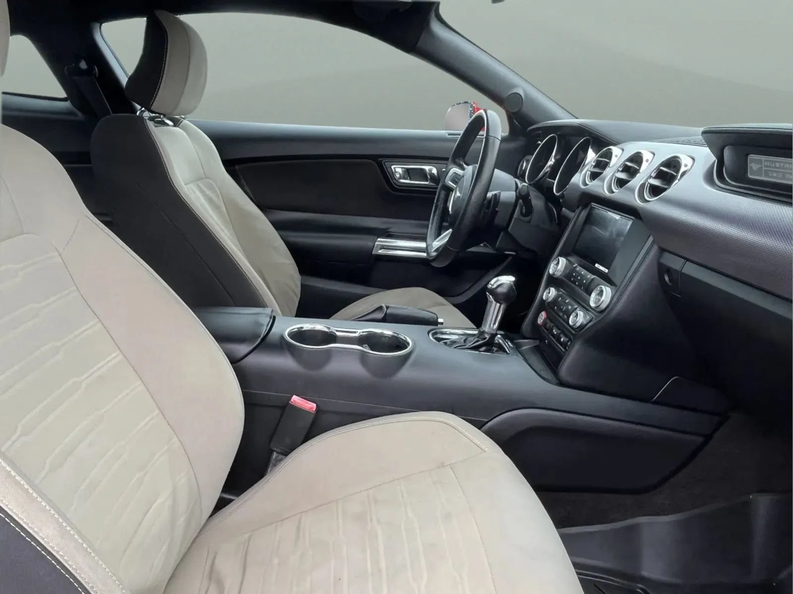 Used 2016 Ford Mustang Coupe RWD image 18
