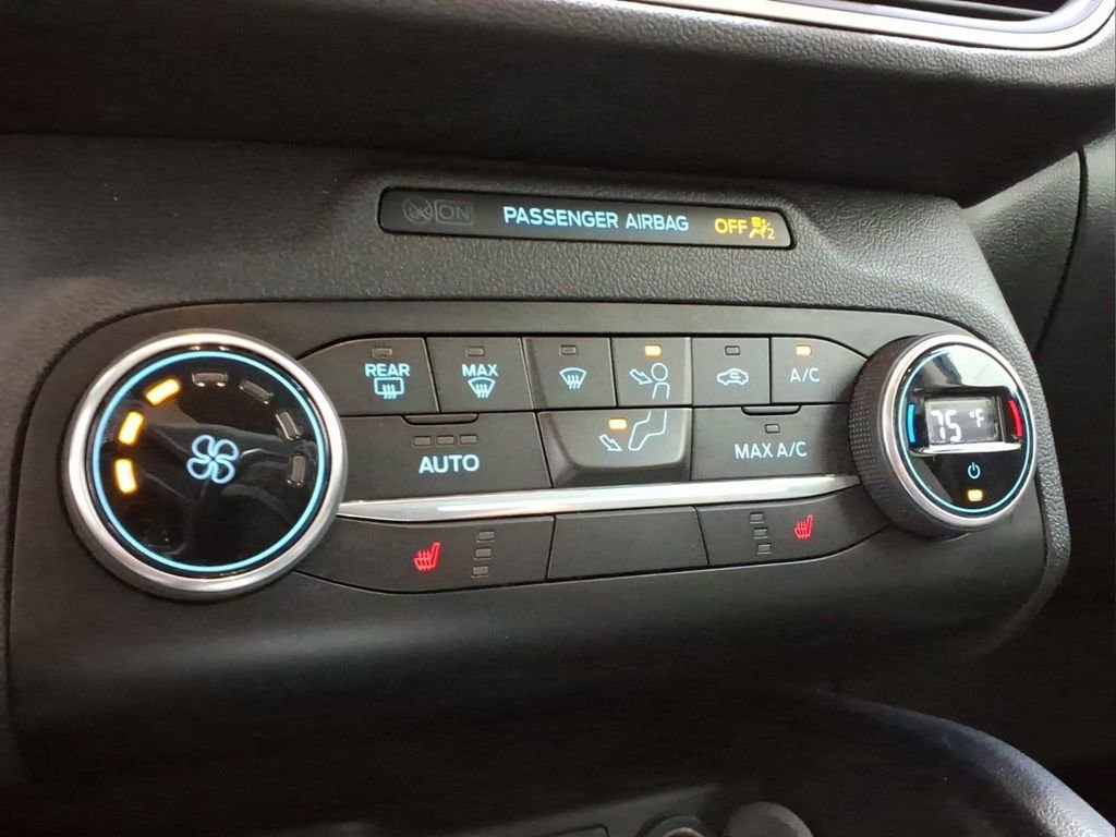 Used 2020 Ford Escape SE image 10