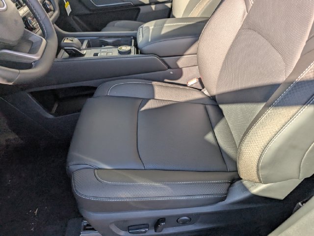 New 2026 Nissan Pathfinder SL w/ SL Premium Package AWD/4WD image 20