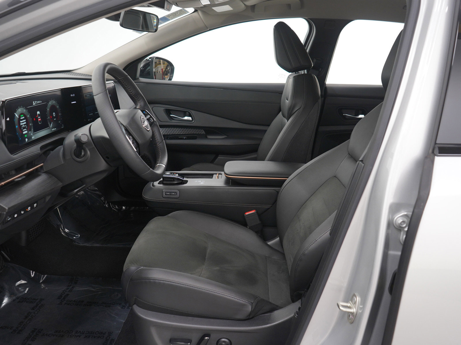 Used 2023 Nissan Ariya AWD image 23