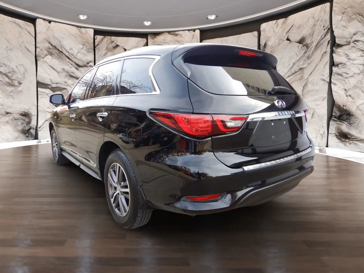 Used 2018 INFINITI QX60 FWD w/ Premium Package image 8
