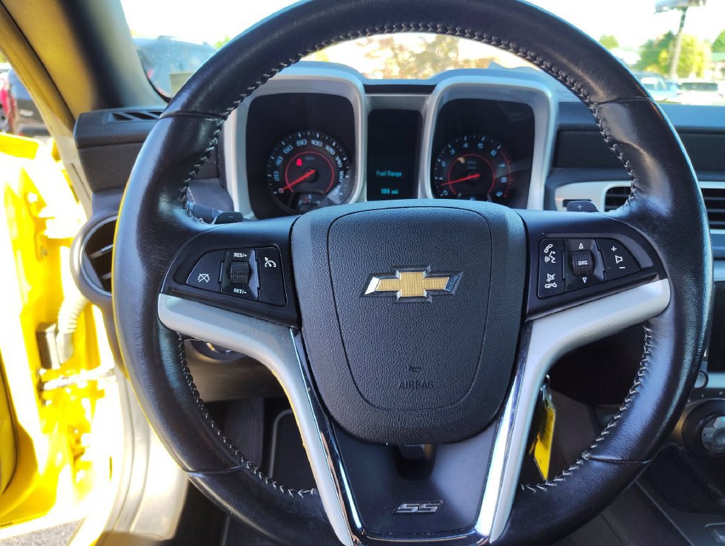 Used 2015 Chevrolet Camaro SS RWD image 14