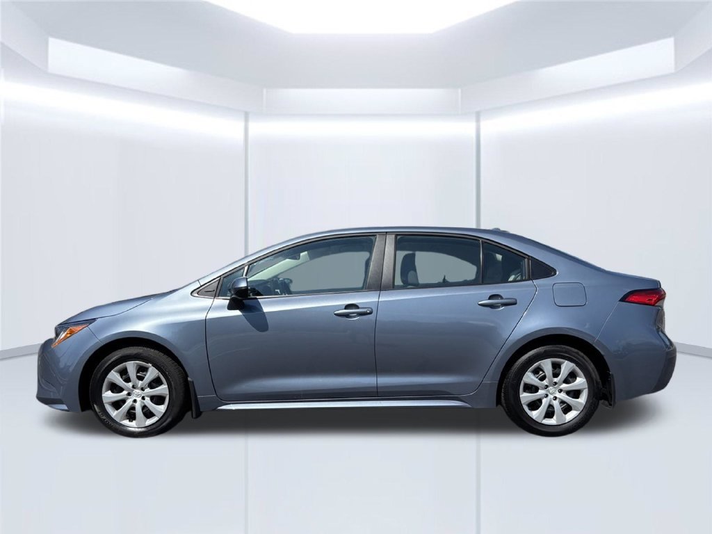 Used 2026 Toyota Corolla LE FWD image 2