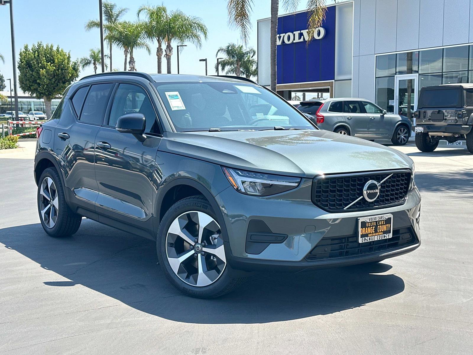 New 2026 Volvo XC40 B5 Core w/ Climate Package