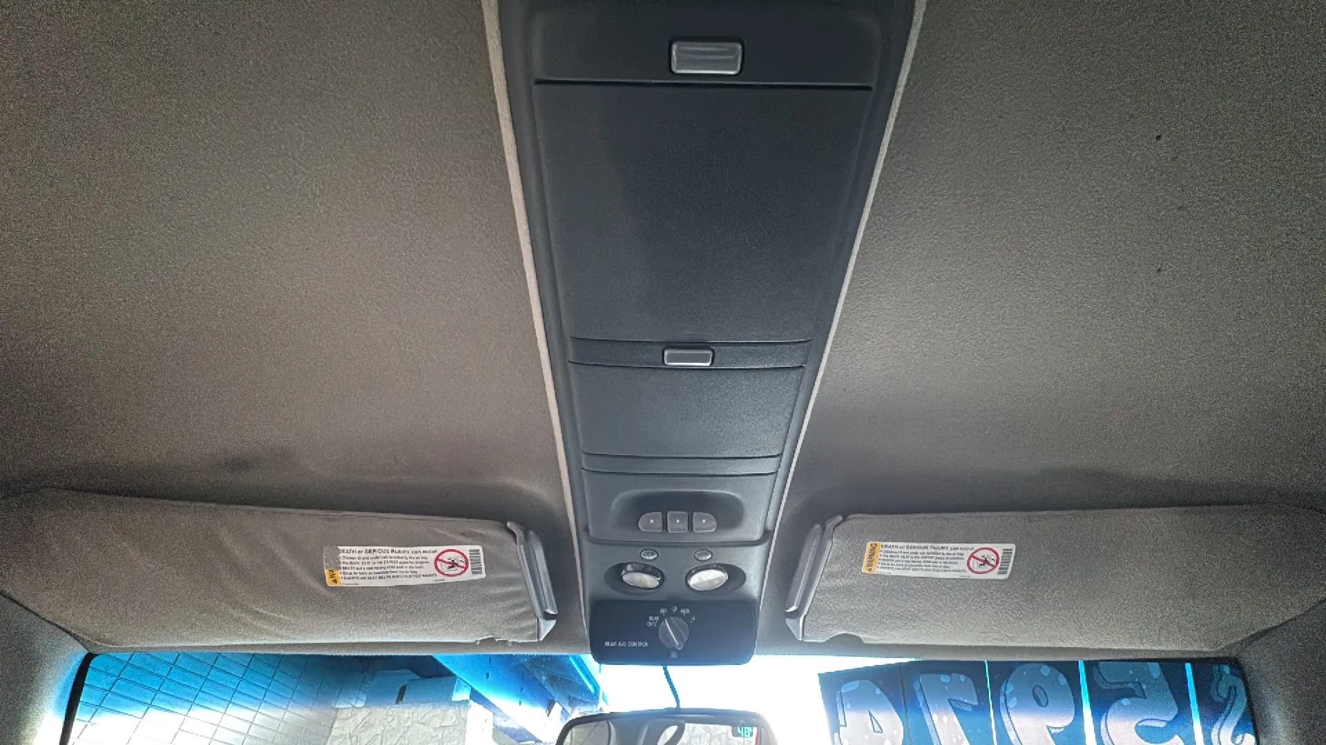 Used 2000 Chevrolet Tahoe Z71 w/ Comfort & Security Pkg AWD/4WD image 15