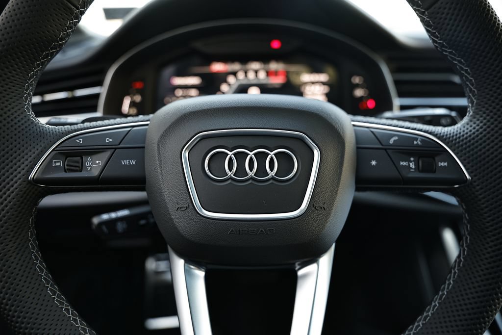 New 2026 Audi SQ7 Premium Plus AWD/4WD image 32