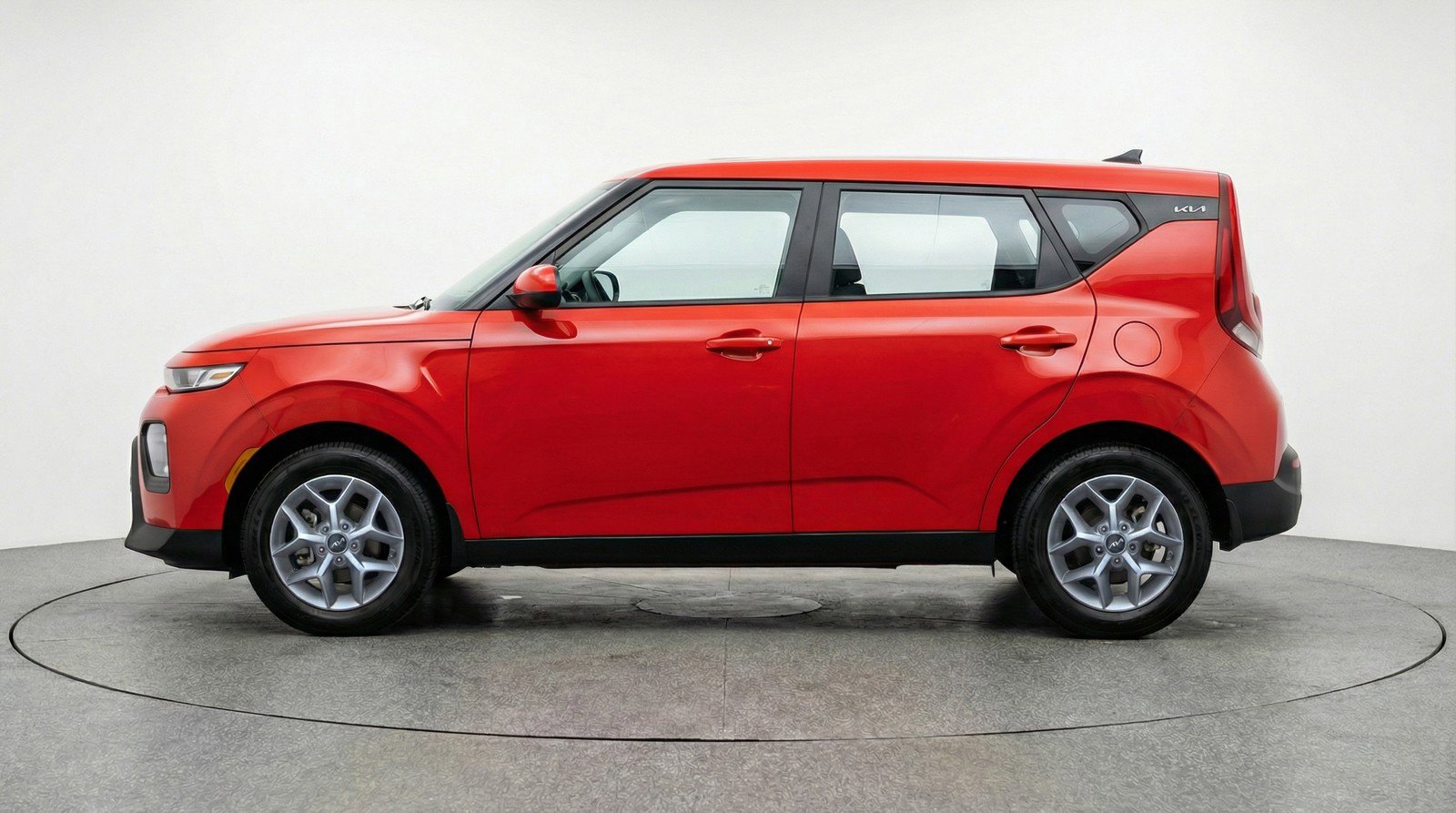 Used 2025 Kia Soul LX w/ LX Technology Package image 5