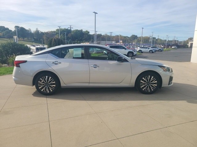 Used 2024 Nissan Altima 2.5 SV image 8