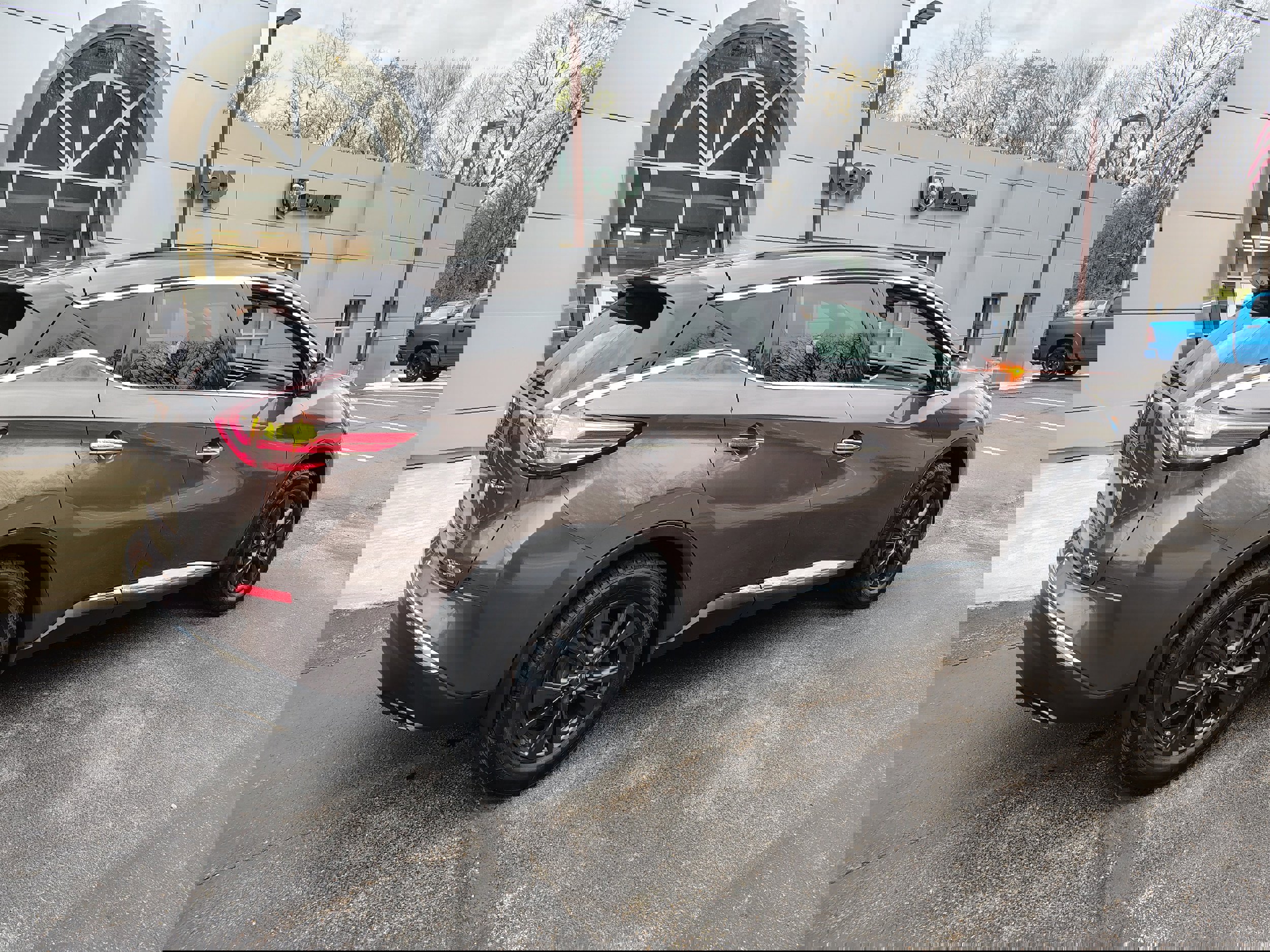 Used 2018 Nissan Murano SV w/ Premium Package image 13