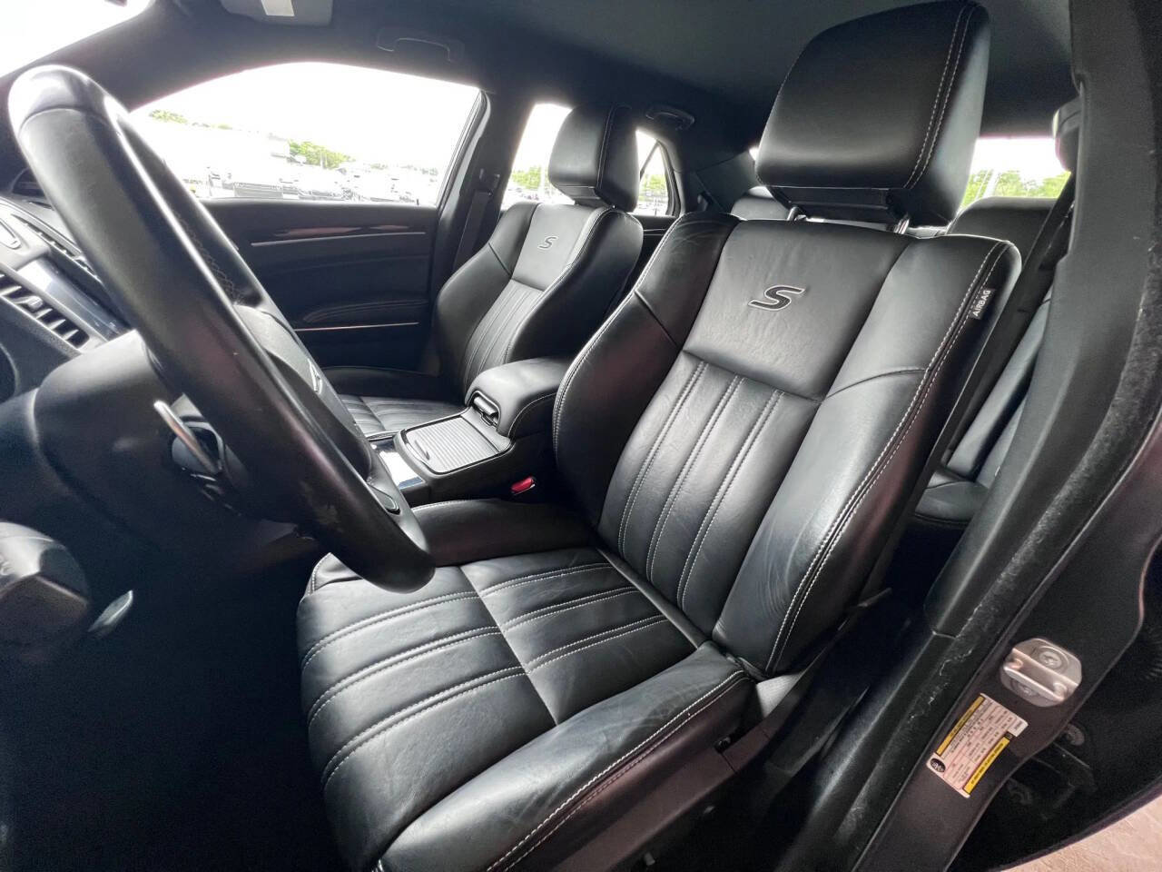 Used 2018 Chrysler 300 S image 11