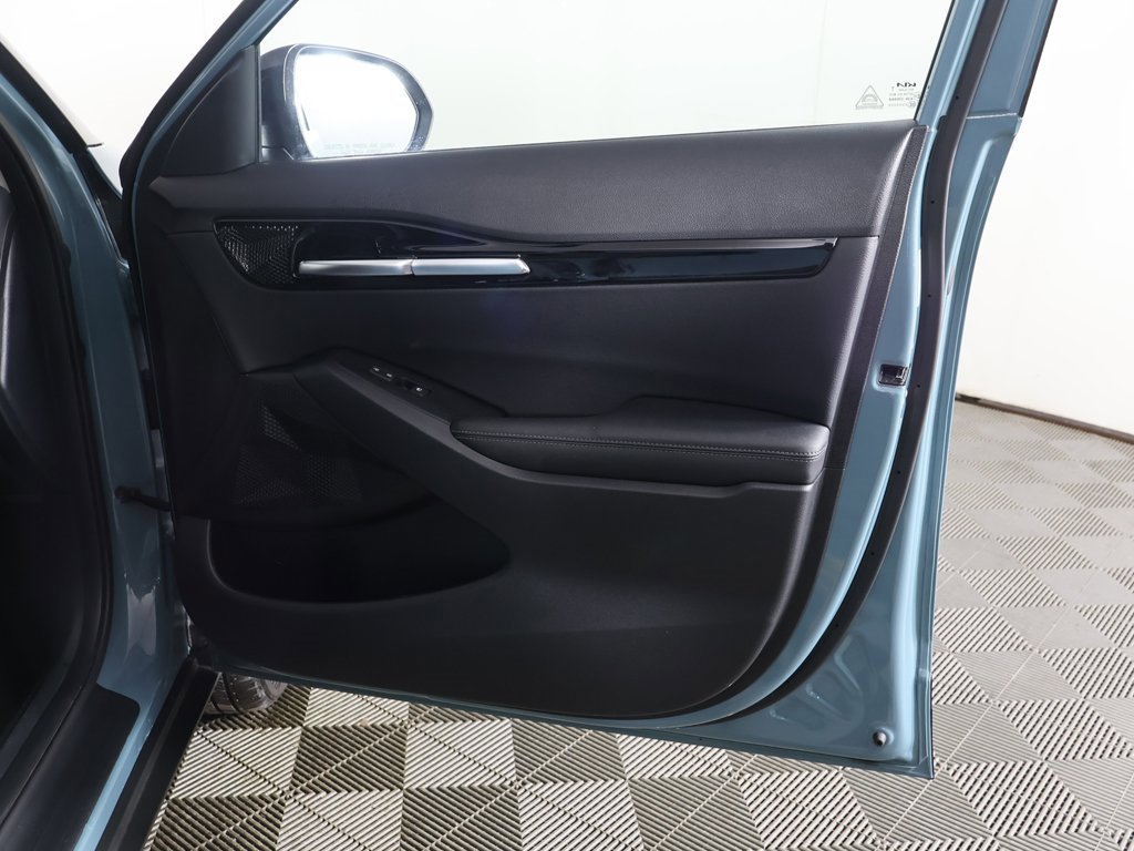 Used 2025 Kia Seltos S image 23