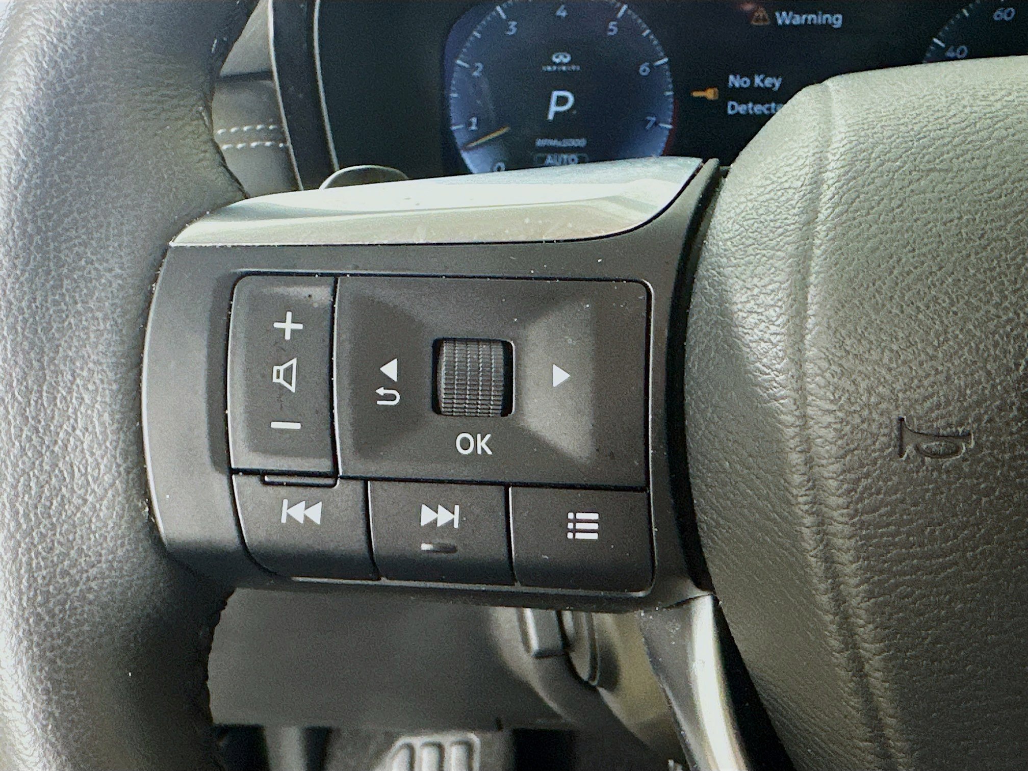 Used 2024 INFINITI QX60 Luxe w/ Performance Audio Package image 13