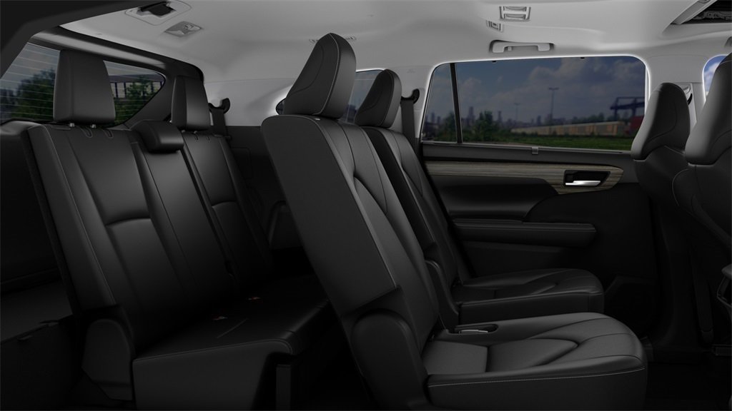 New 2025 Toyota Highlander Limited image 21