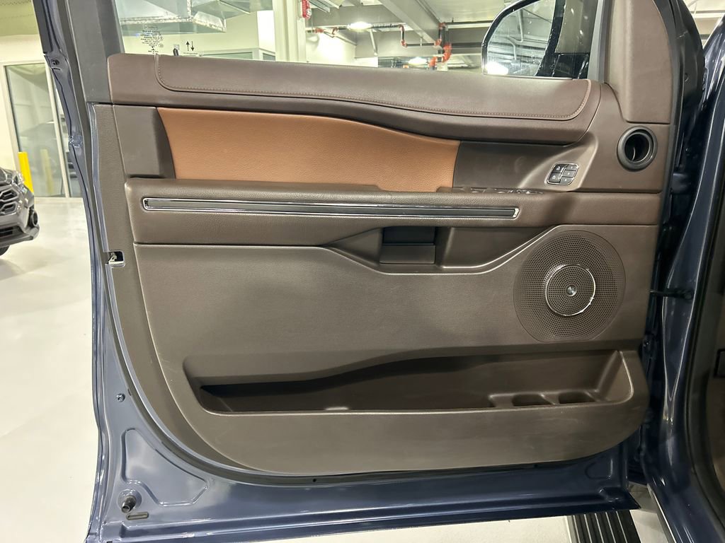 Used 2022 Ford Expedition King Ranch image 9