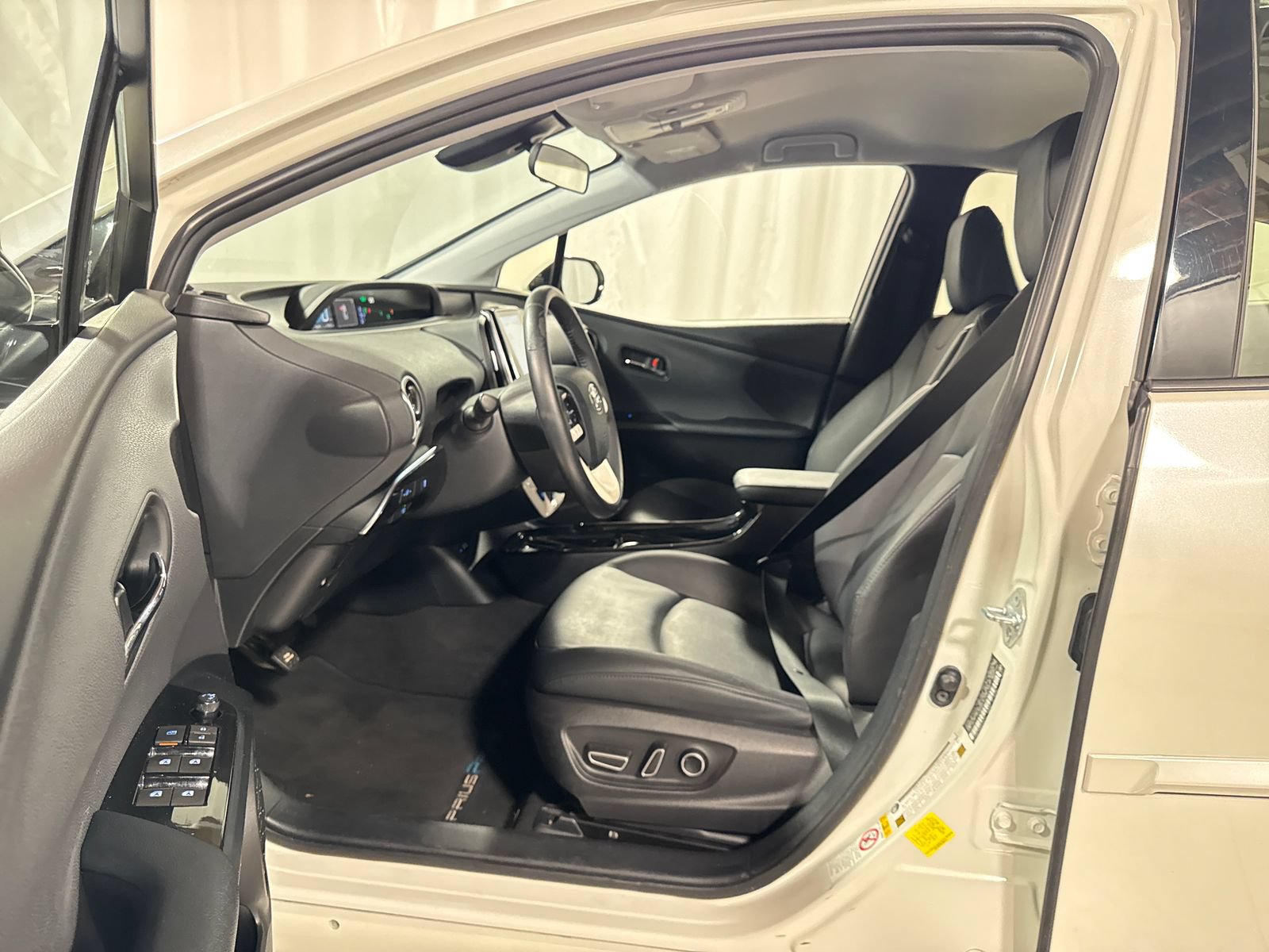 Used 2017 Toyota Prius Prime Premium w/ Carpet Mat Package FWD image 3