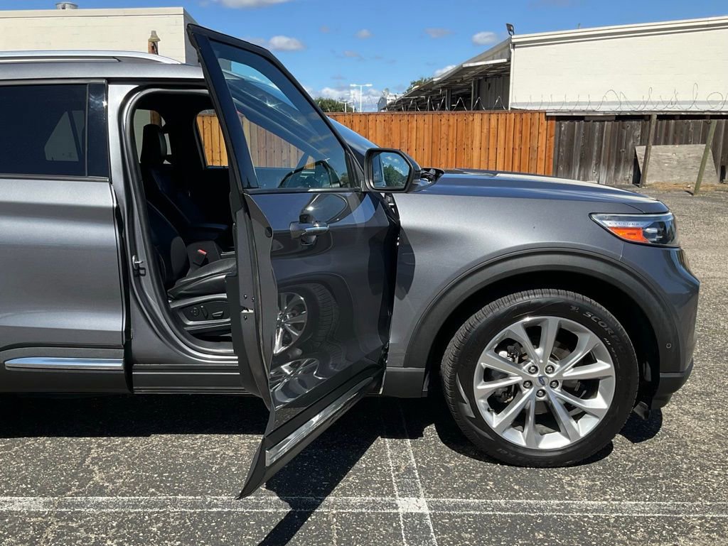 Used 2021 Ford Explorer Platinum w/ Equipment Group 601A image 40