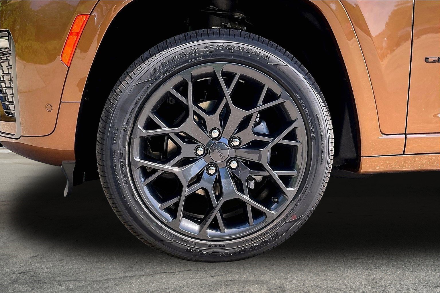 New 2026 Jeep Grand Cherokee Summit AWD/4WD image 12