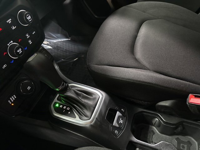 Used 2023 Jeep Renegade Latitude image 19