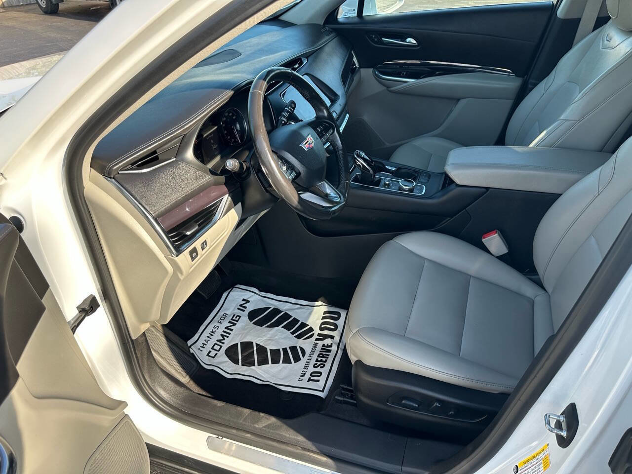 Used 2020 Cadillac XT4 Luxury w/ Cold Weather Package image 13