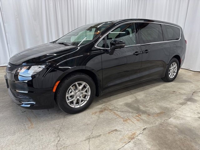 New 2026 Chrysler Voyager LX image 3