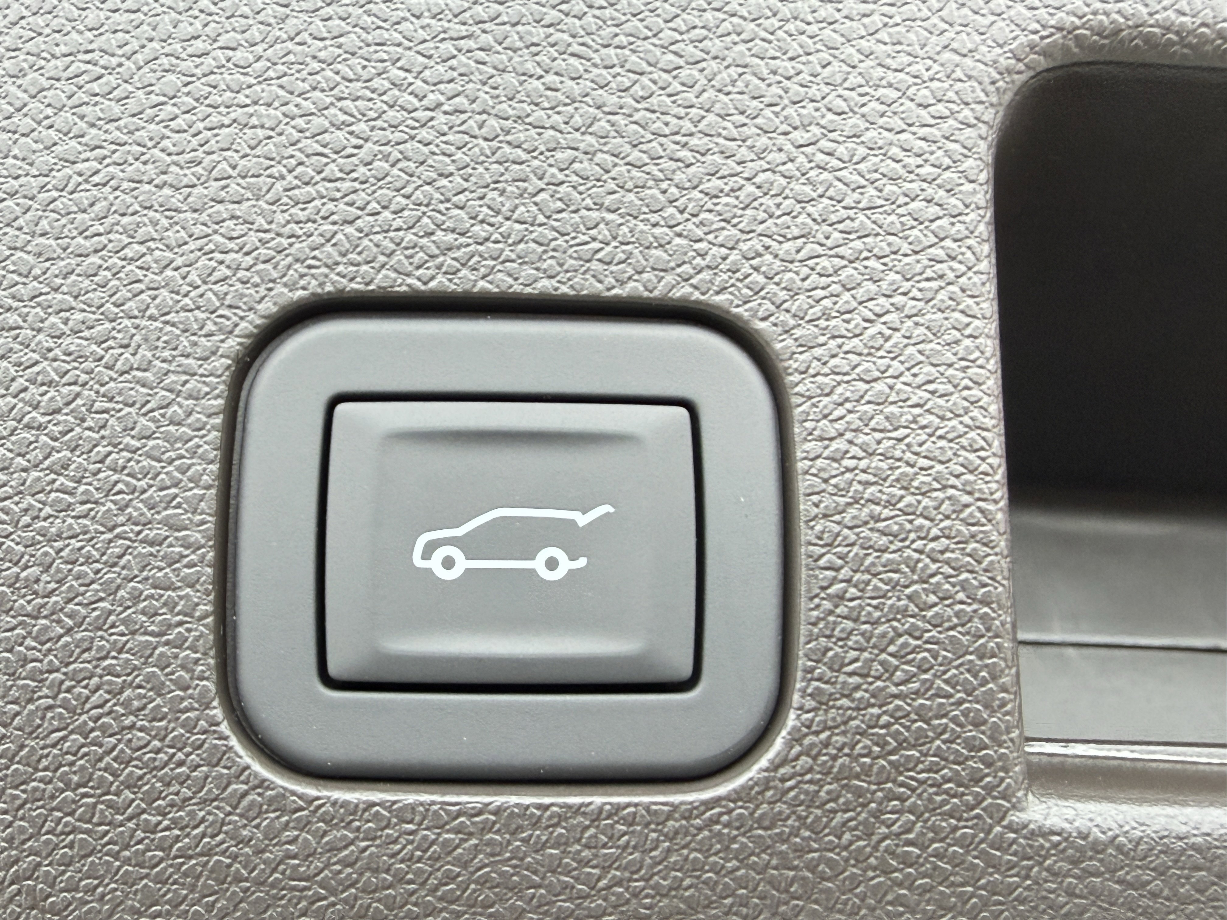 New 2026 GMC Terrain Denali w/ LPO, Floor Liner Package image 10