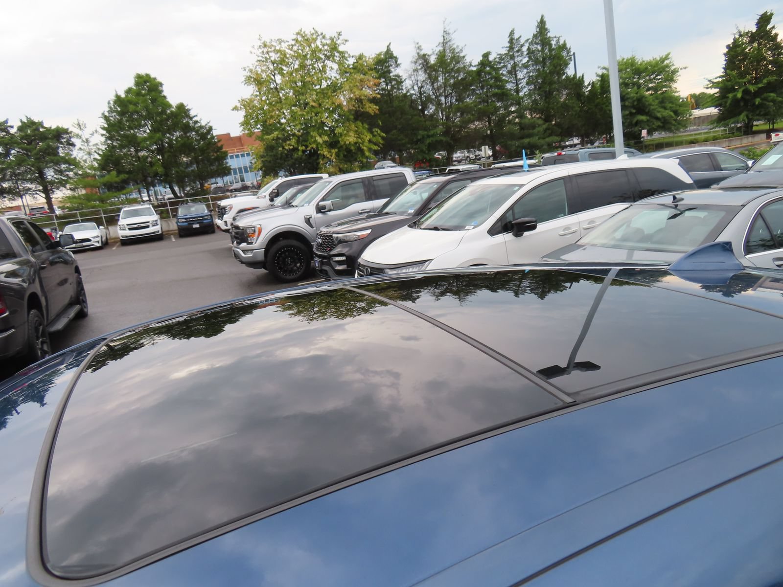 Used 2021 BMW X4 xDrive30i w/ Executive Package AWD/4WD image 10